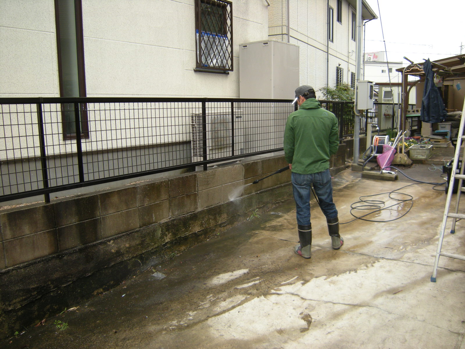 東京都港区 高圧洗浄 外壁 高圧洗浄機 コンクリ レンガ ブロック 車庫 玄関 門柱